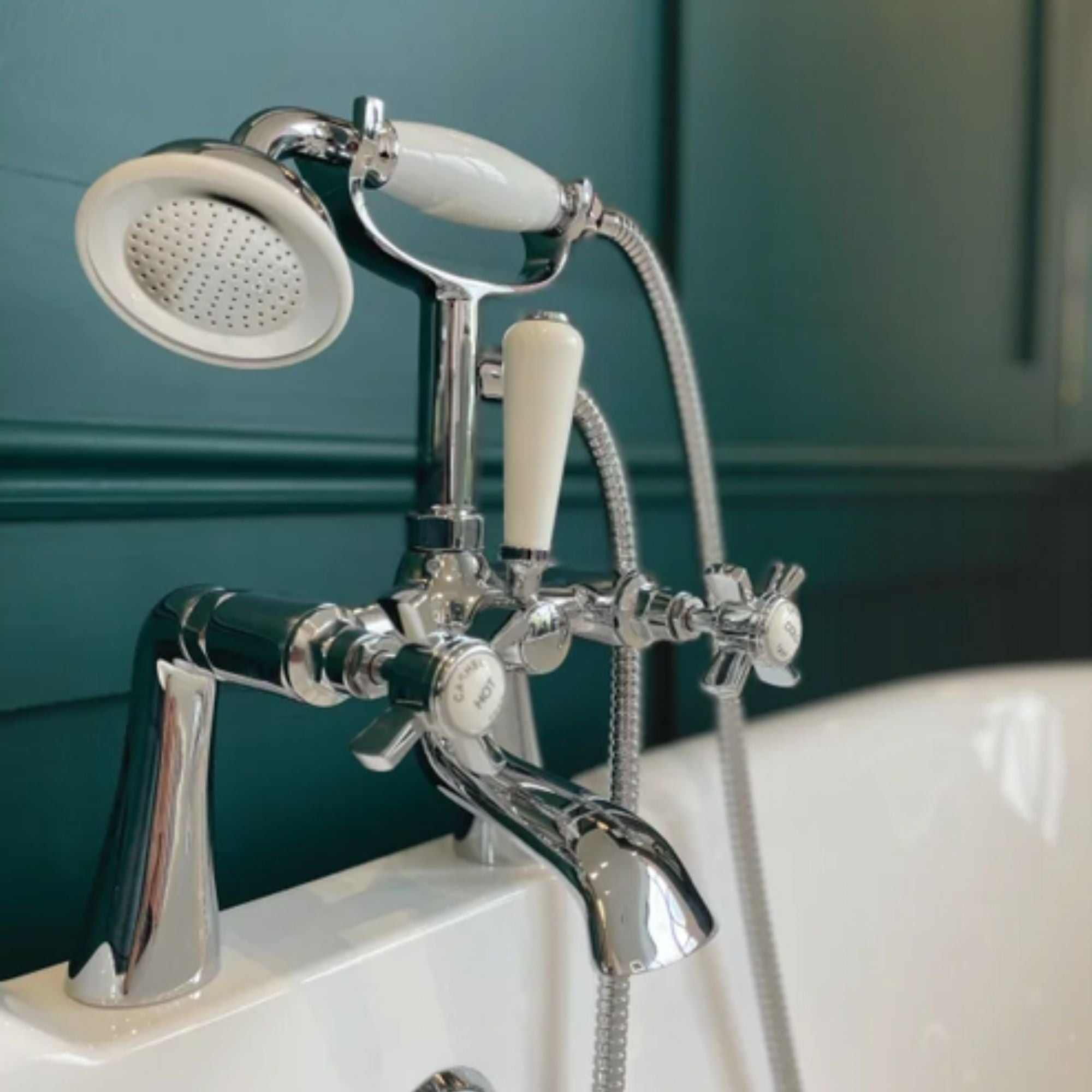 Ailesbury Bath Shower Mixer With Handset Kit