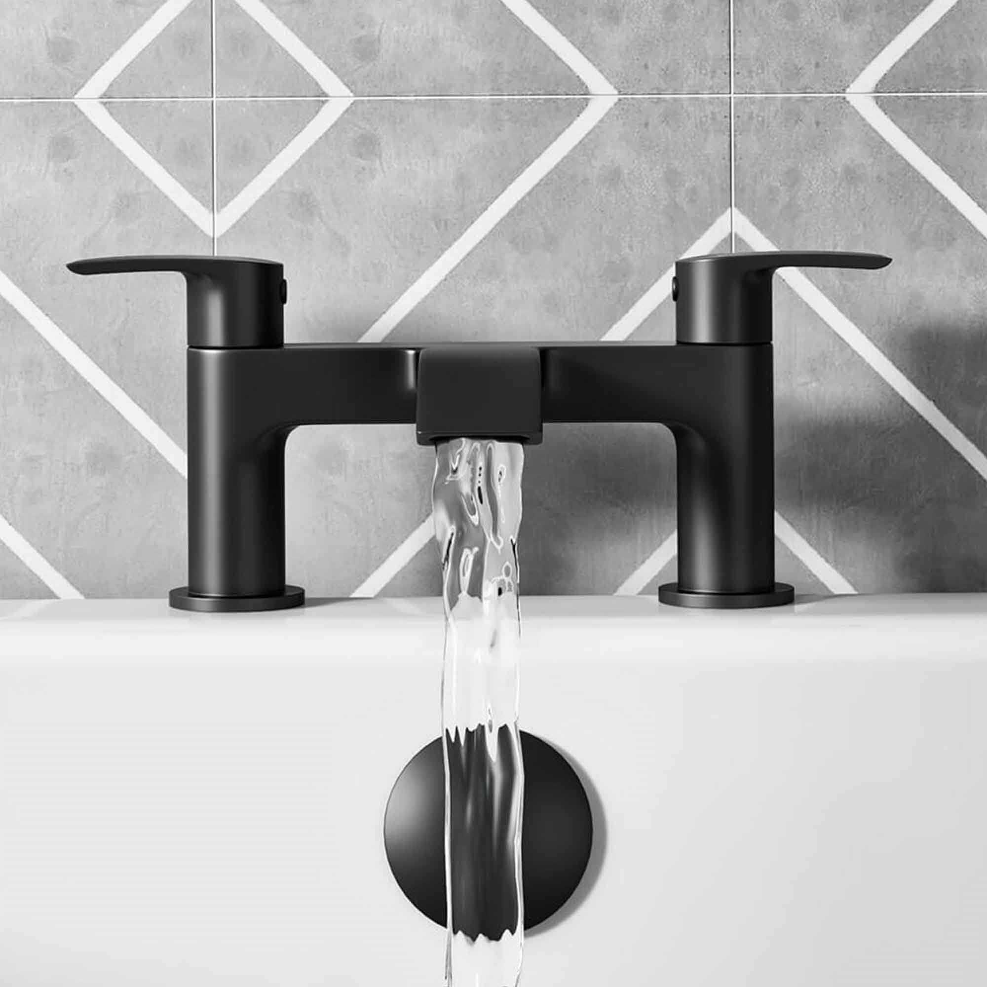 granlusso amalfi deck mounted bath filler matt black