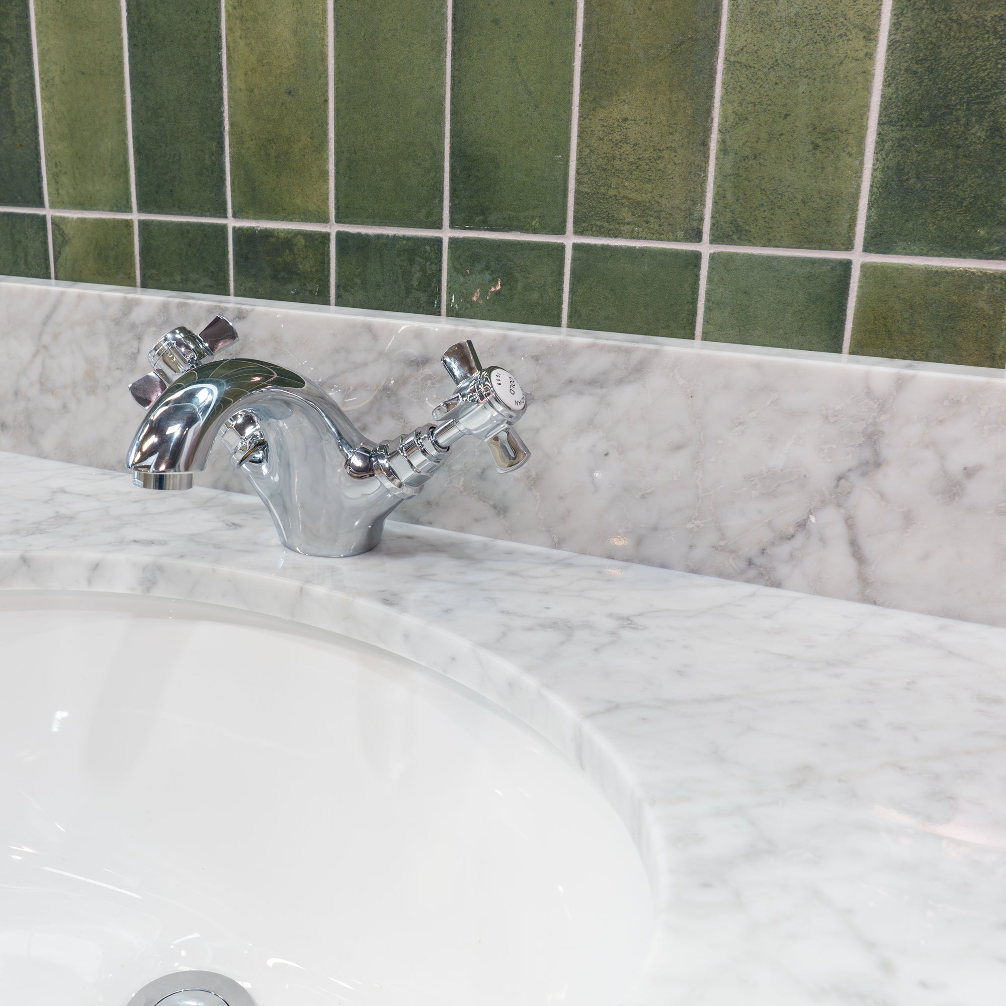 Hampton 1200 Floorstanding Curved Vanity Unit With Worktop and Basin