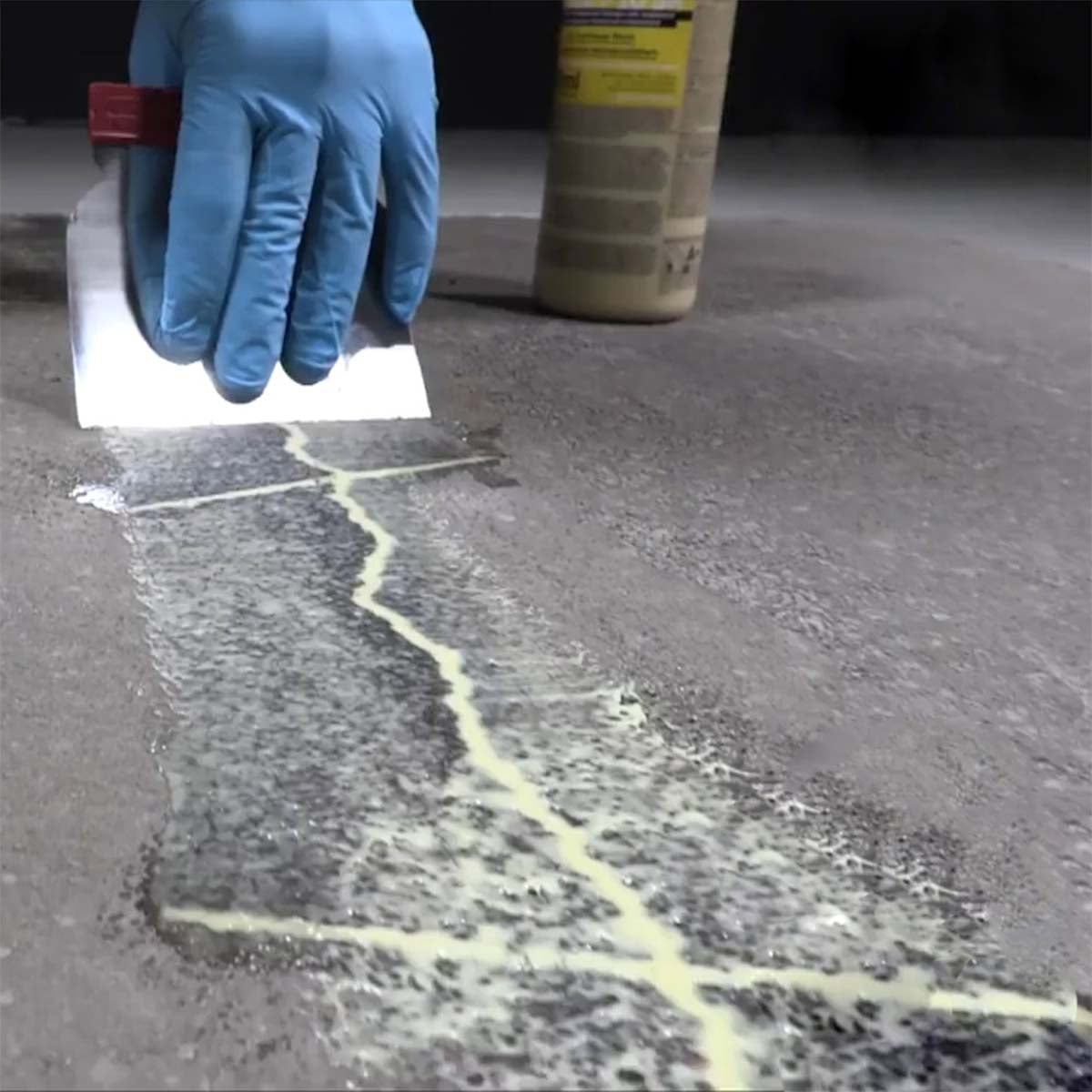 ARDEX P10 SR Concrete Crack Repair Lifestyle