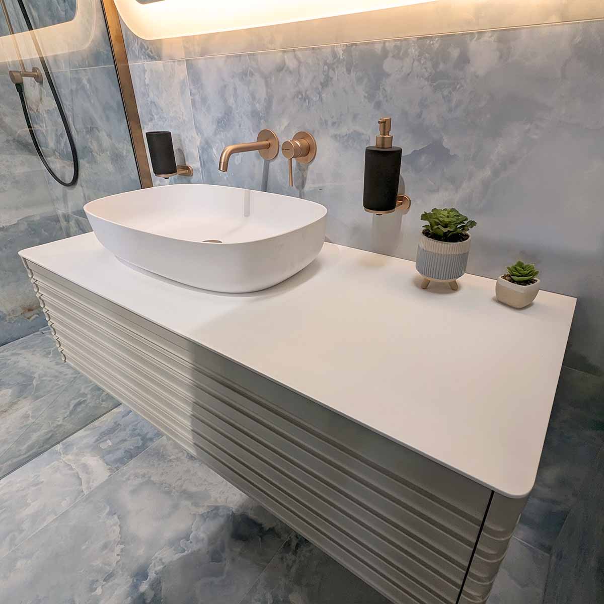 Oslo Blanco 1000 Single Drawer Wall Hung Vanity Unit With Solid Surface Worktop