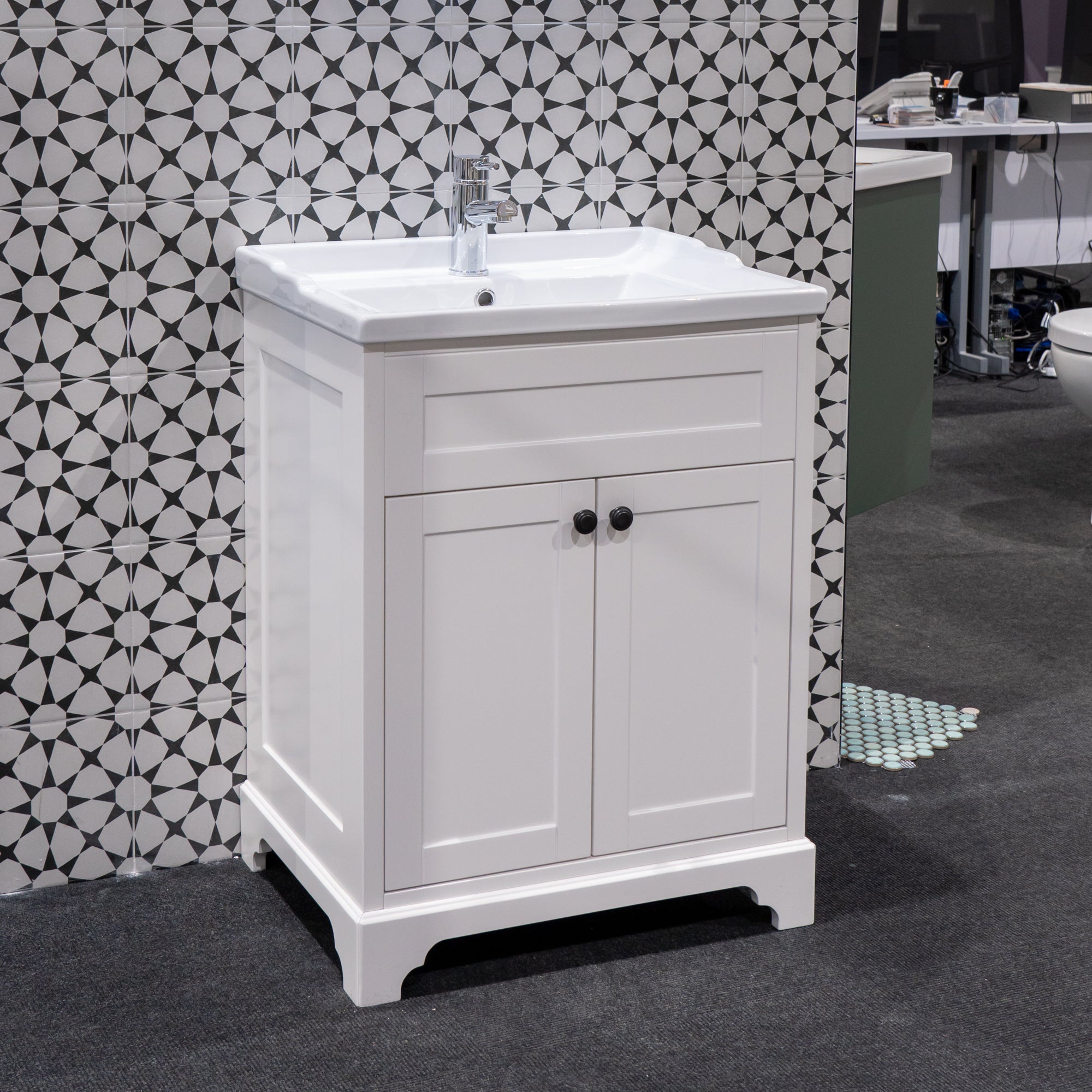 Granlusso Ailesbury 2-Door Floorstanding Vanity Unit Matt White