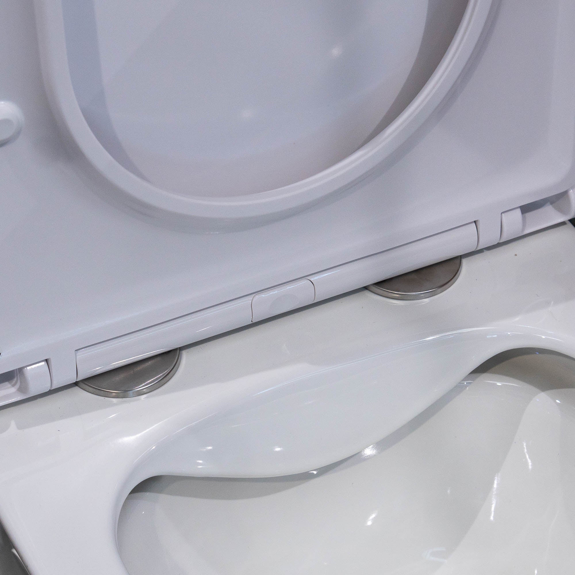 Granlusso Enzo Close Coupled Back To Wall Toilet with Slim Soft Close Quick Release Seat