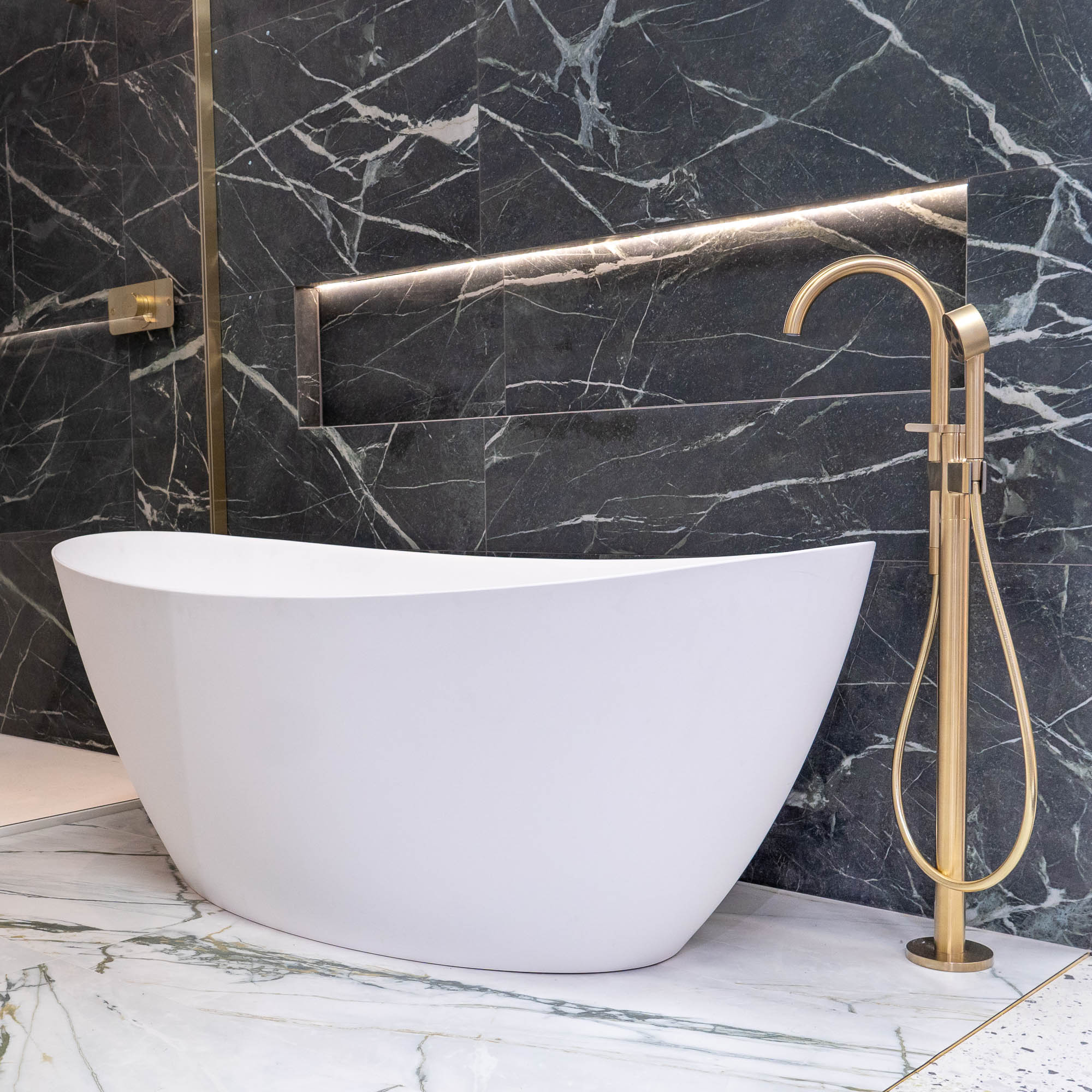 Granlusso Venzini Freestanding Stone Bath Matt White