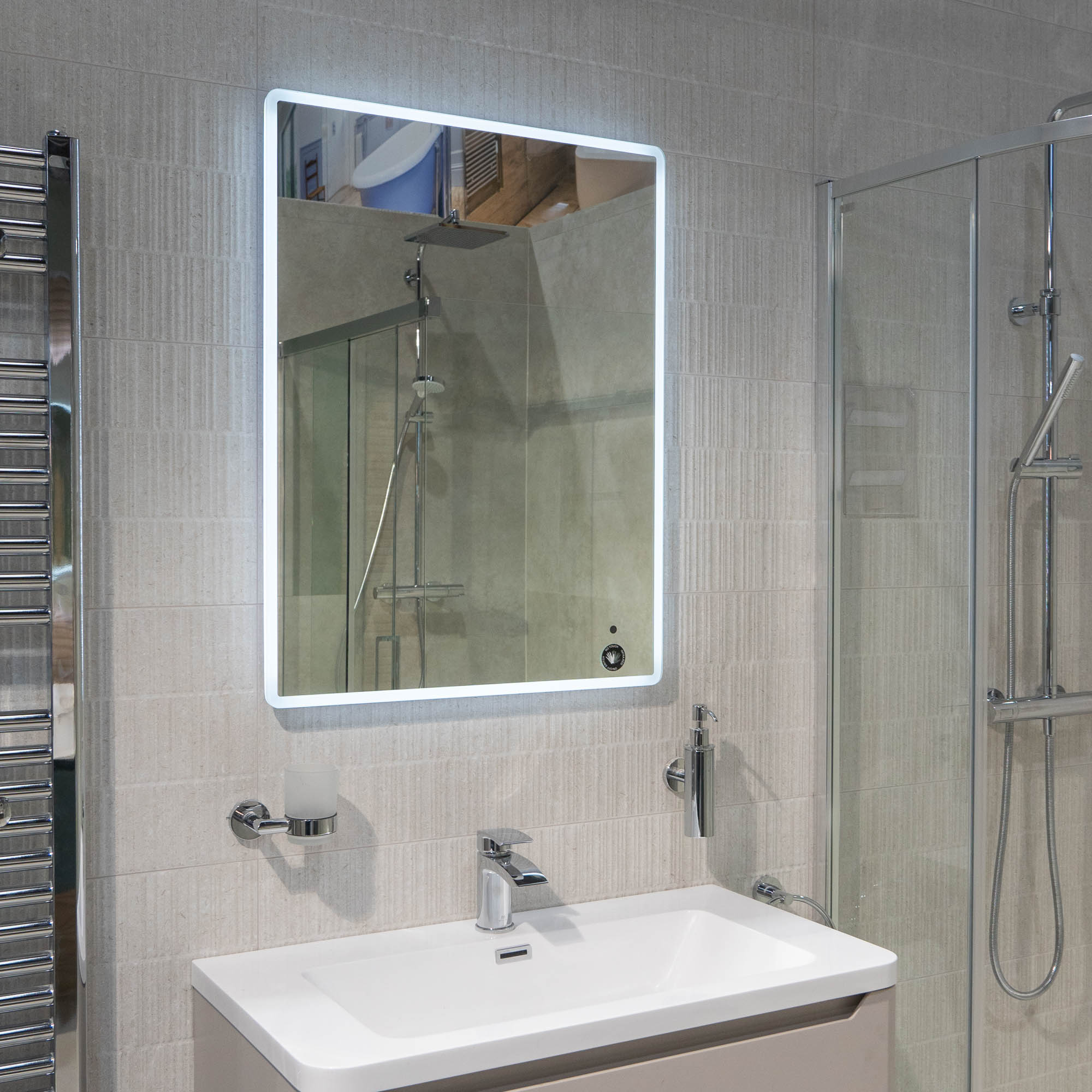 Granlusso Enzo LED Illuminated Fog Free Mirror