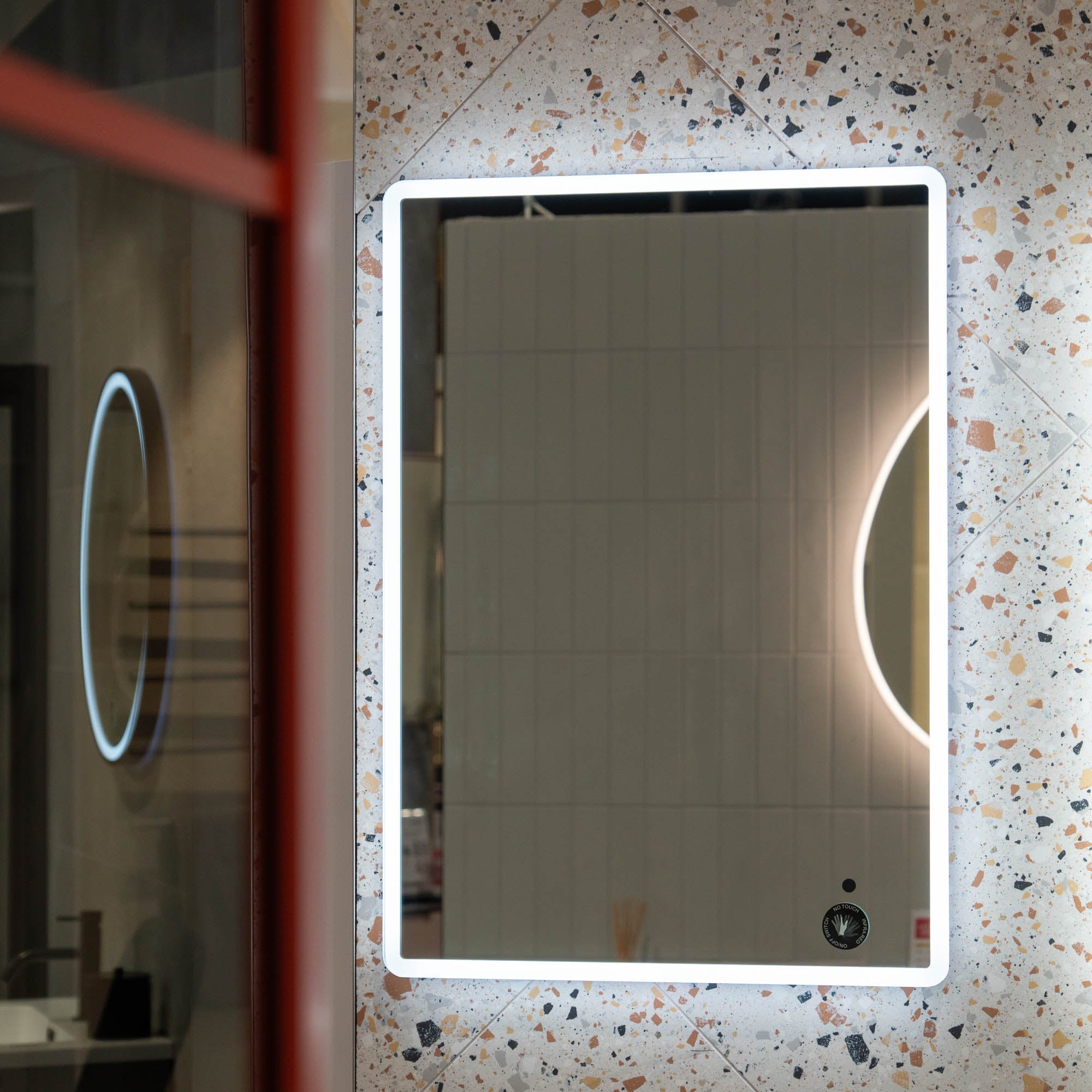 Granlusso Enzo LED Illuminated Fog Free Mirror