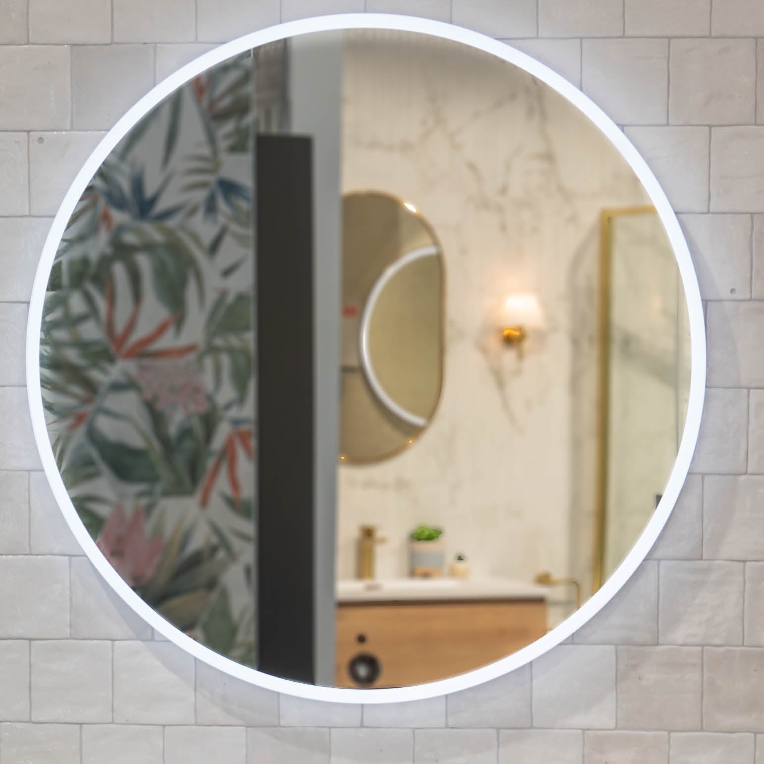 Granlusso Lux Round LED Illuminated Fog Free Mirror