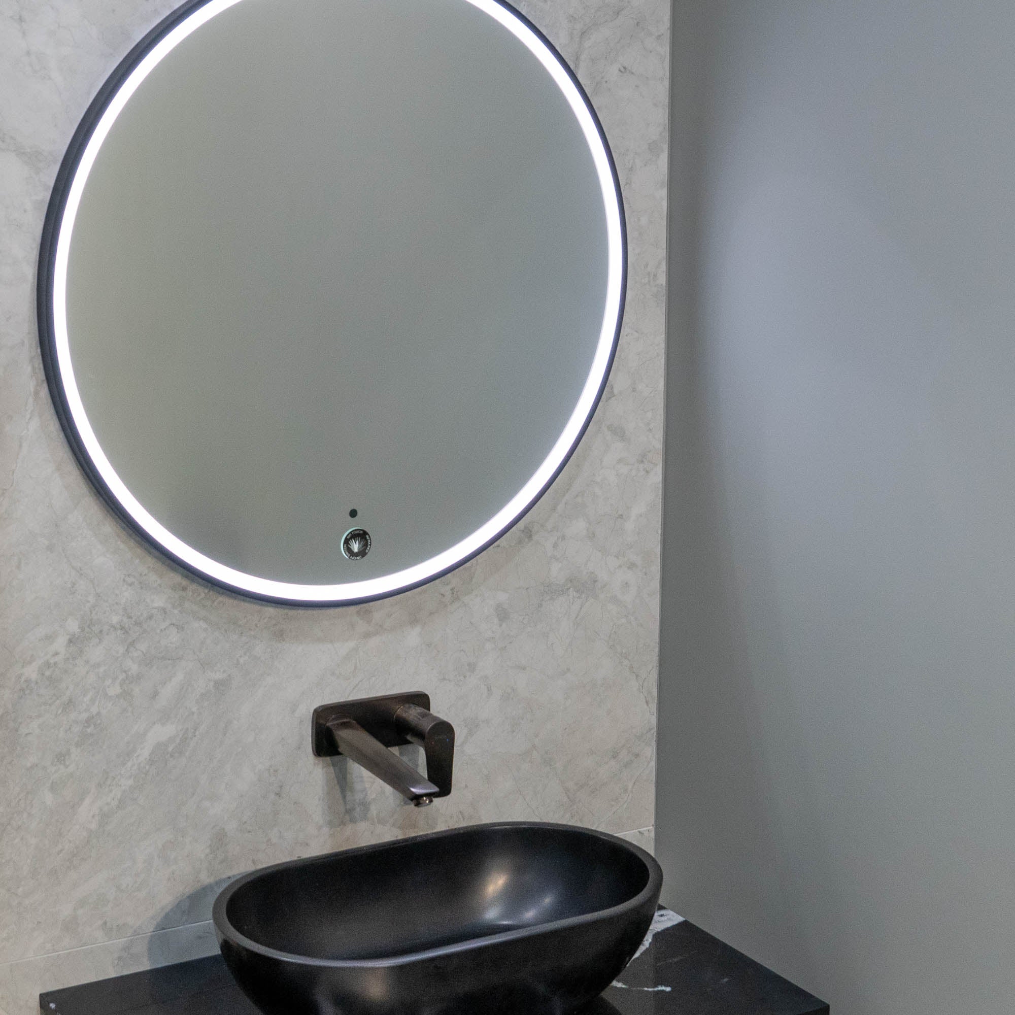 Granlusso Rocco Round LED Mirror with Matt Black Frame