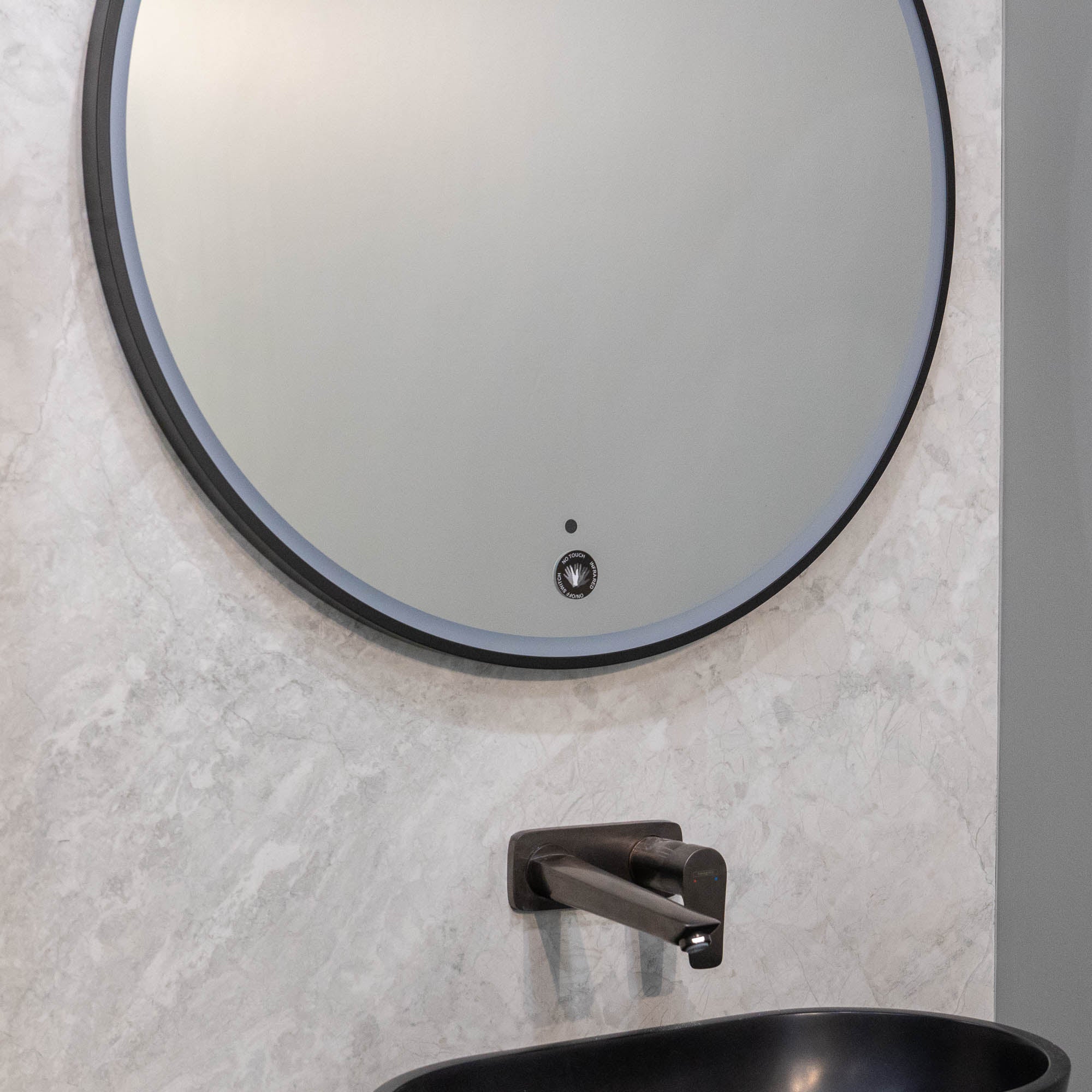 Granlusso Rocco Round LED Mirror with Matt Black Frame