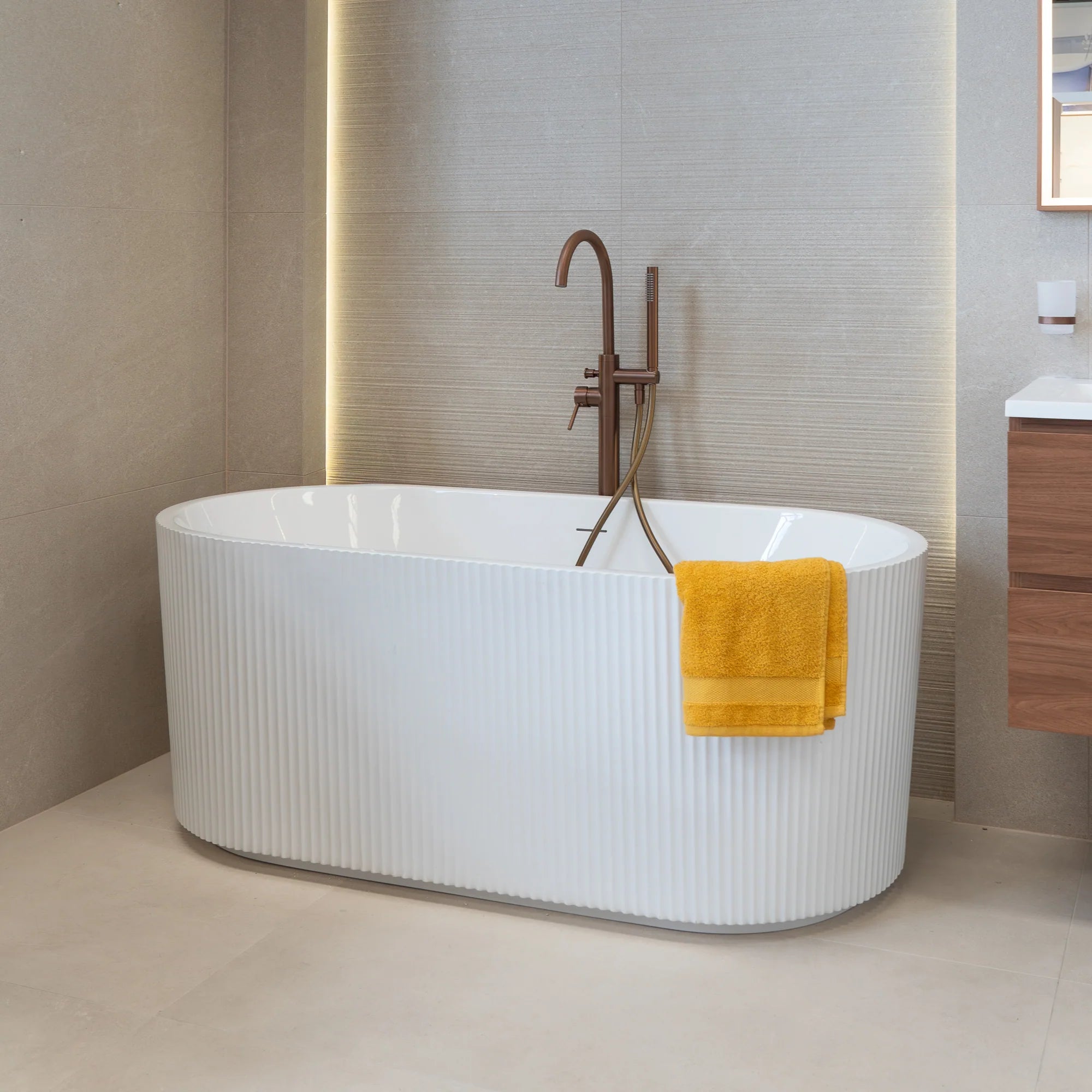 Granlusso™ Sant'Andrea Freestanding Fluted Acrylic Bath