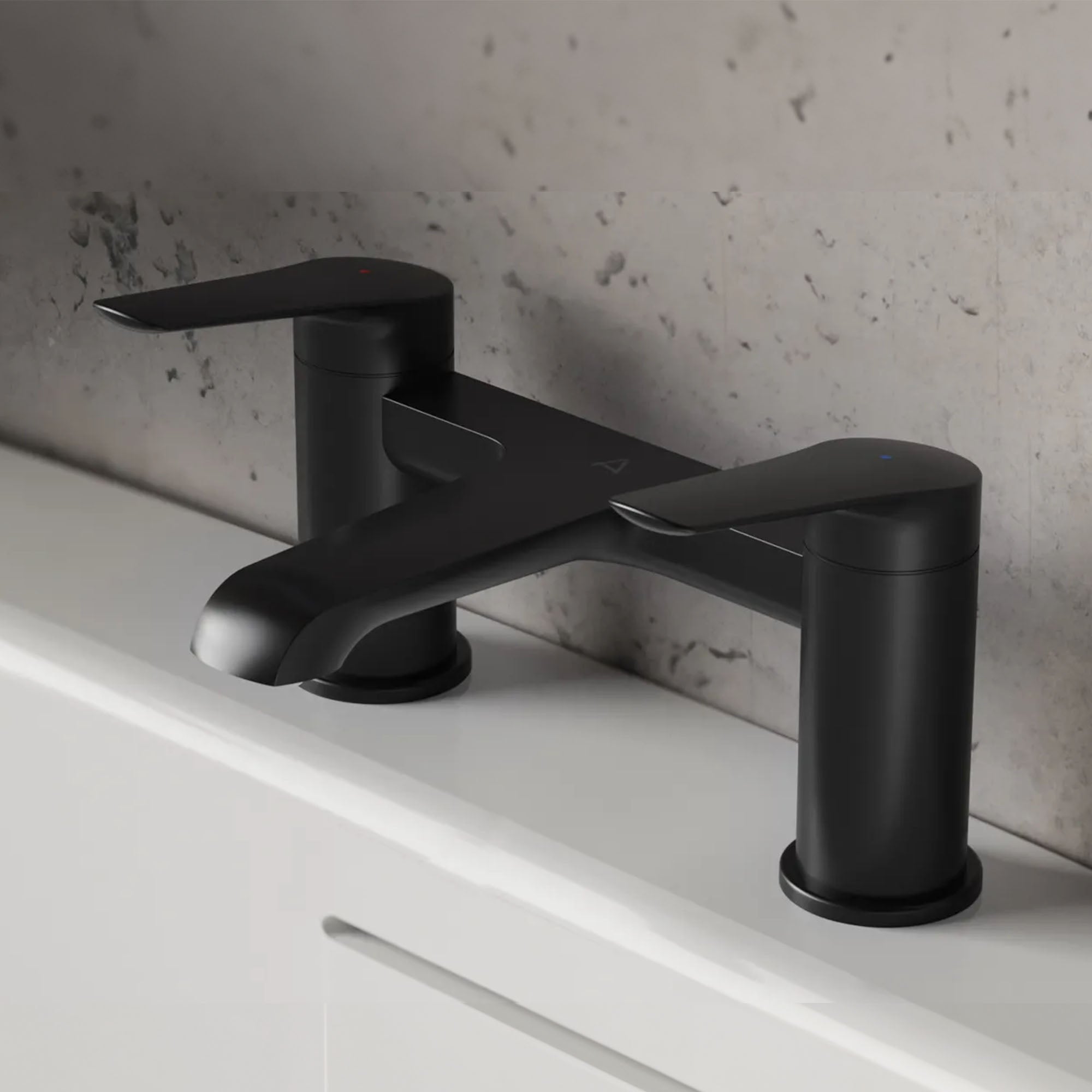 lucca deck mounted bath filler matt black