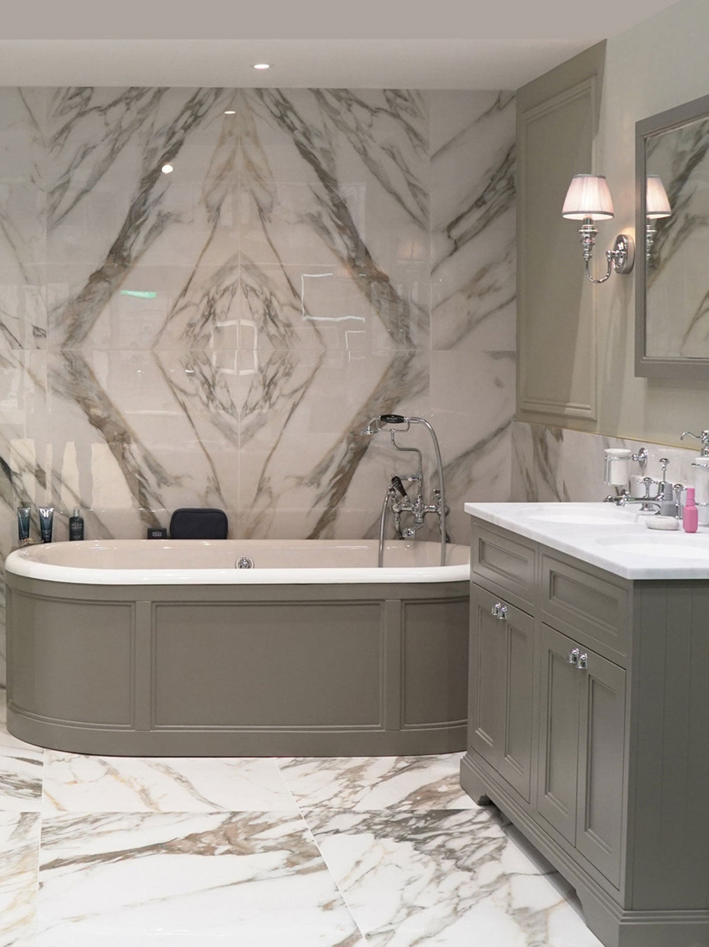 Bookmatch Macchia Vecchia Gold Marble Effect Porcelain Tile Set 300x15 Bookmatch Macchia Vecchia Gold Marble Effect Porcelain Tile Set 300x15