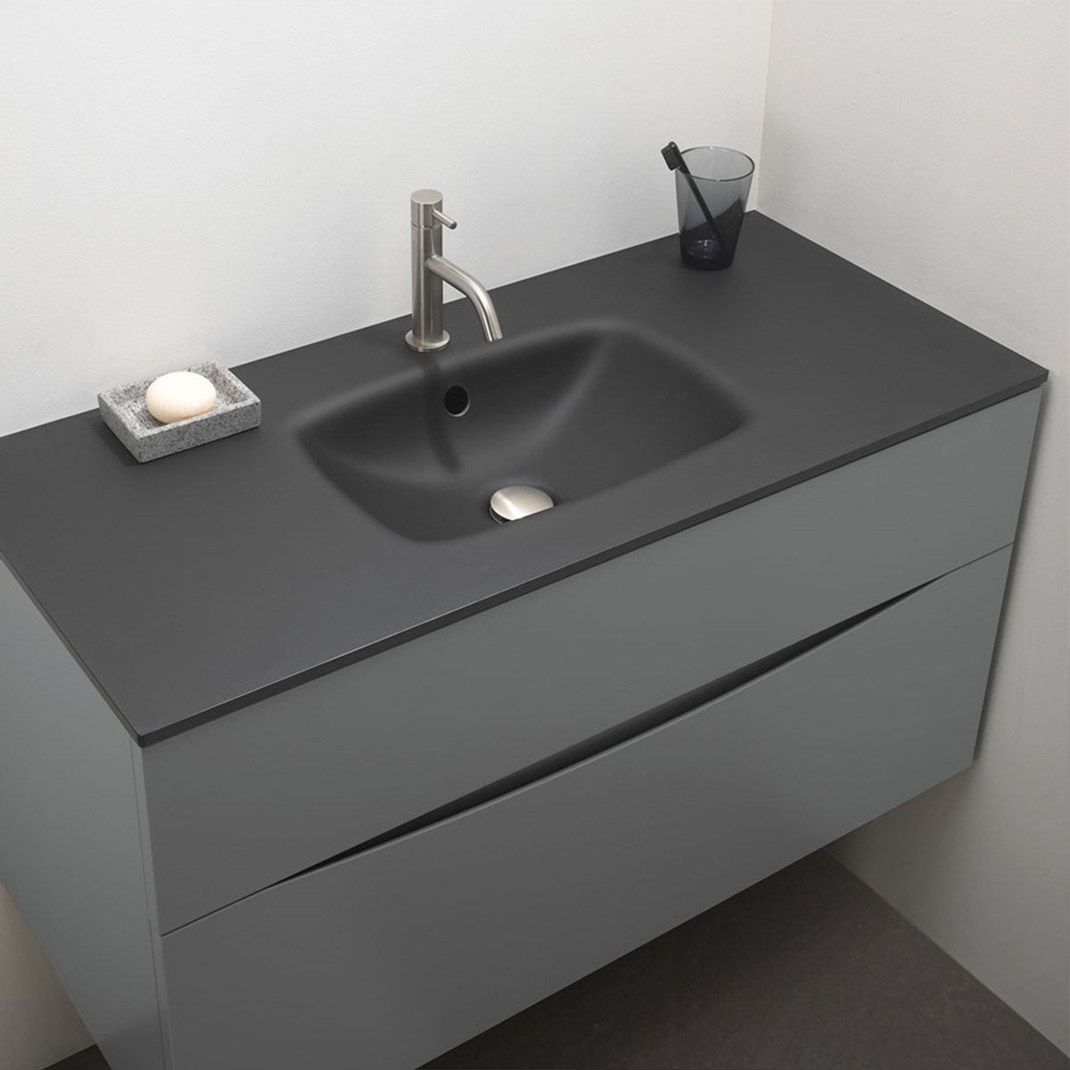 Glide II 1000 Unit With Midnight Black Glass Basin Feature