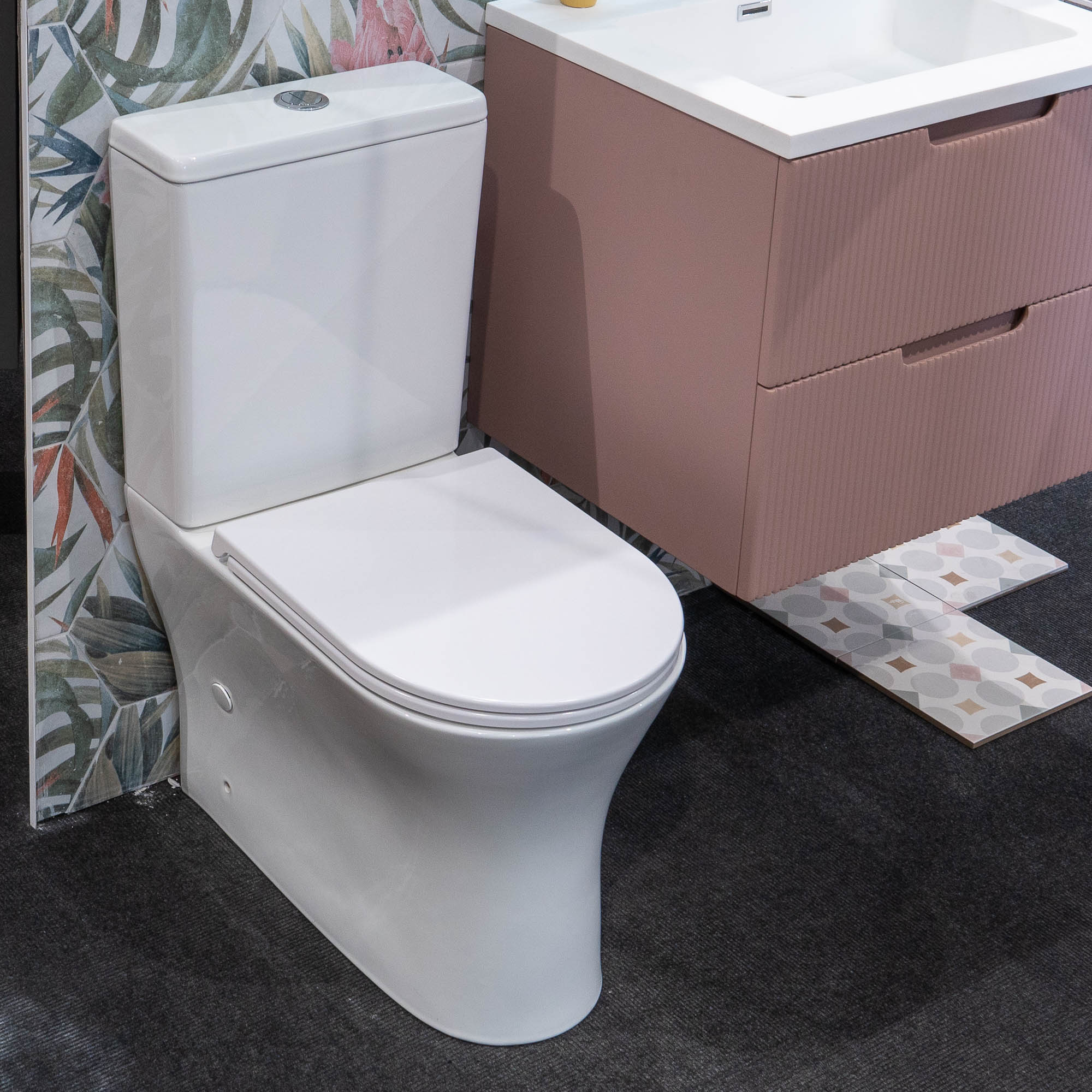 Granlusso Enzo Close Coupled Back To Wall Toilet with Slim Soft