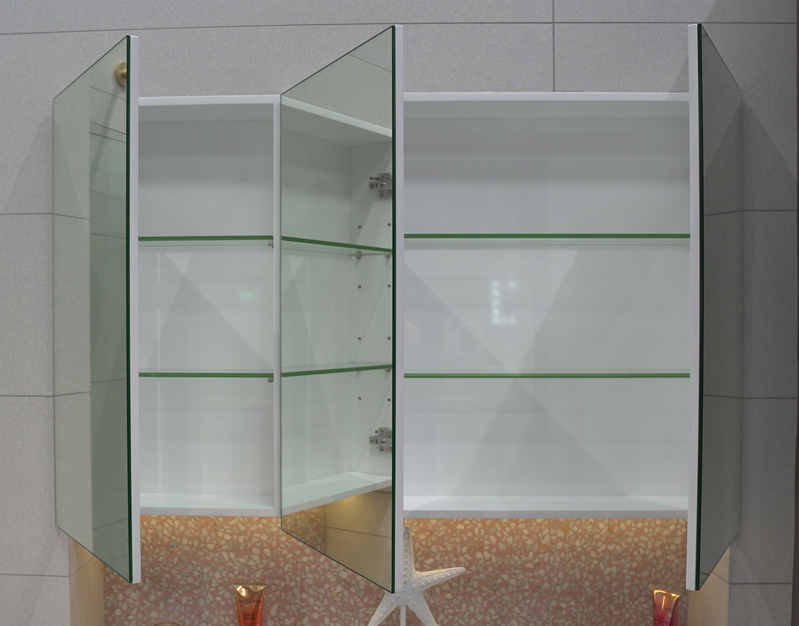750mm shop mirror cabinet