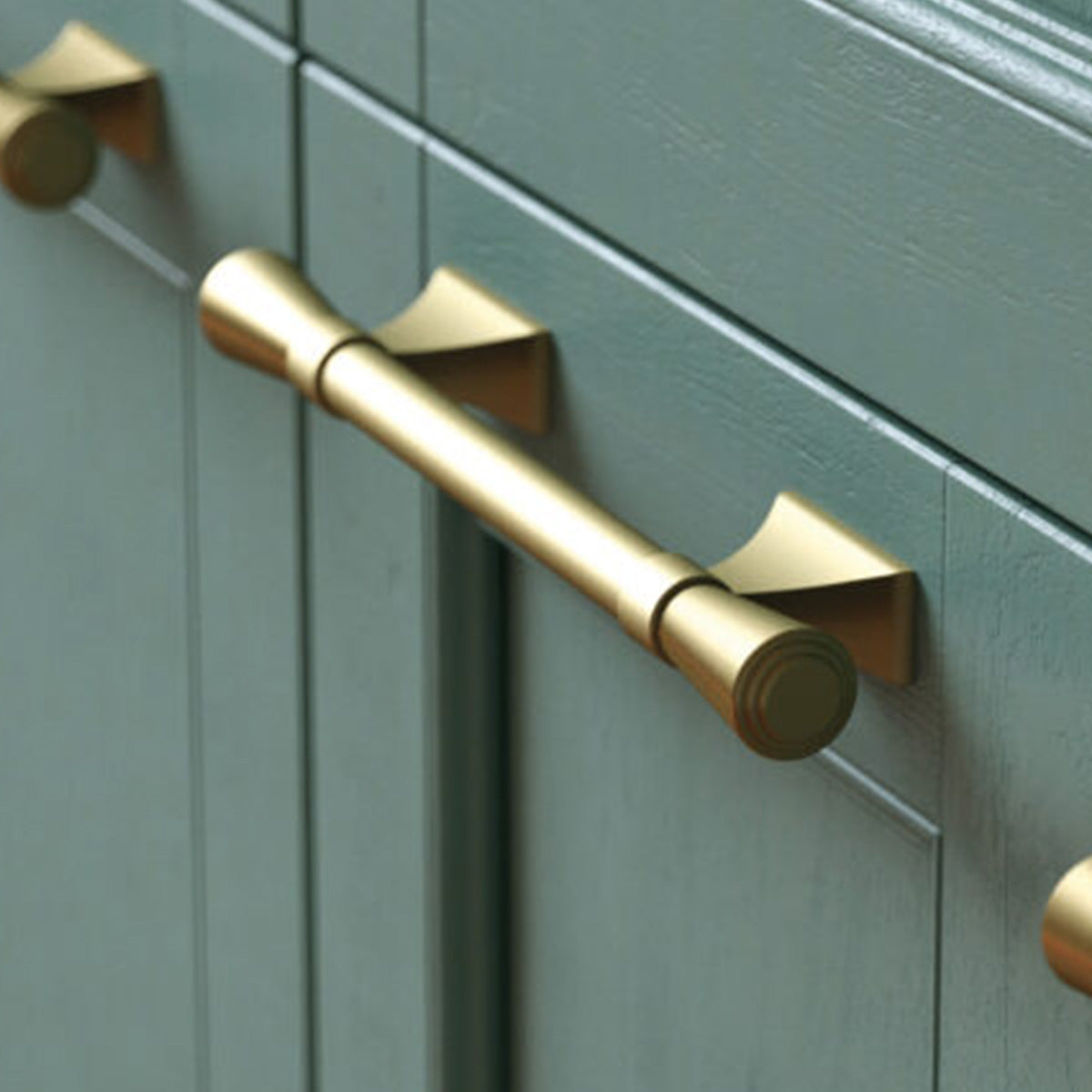 utopia classic bar brushed brass feature